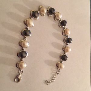 Pearl bracelet